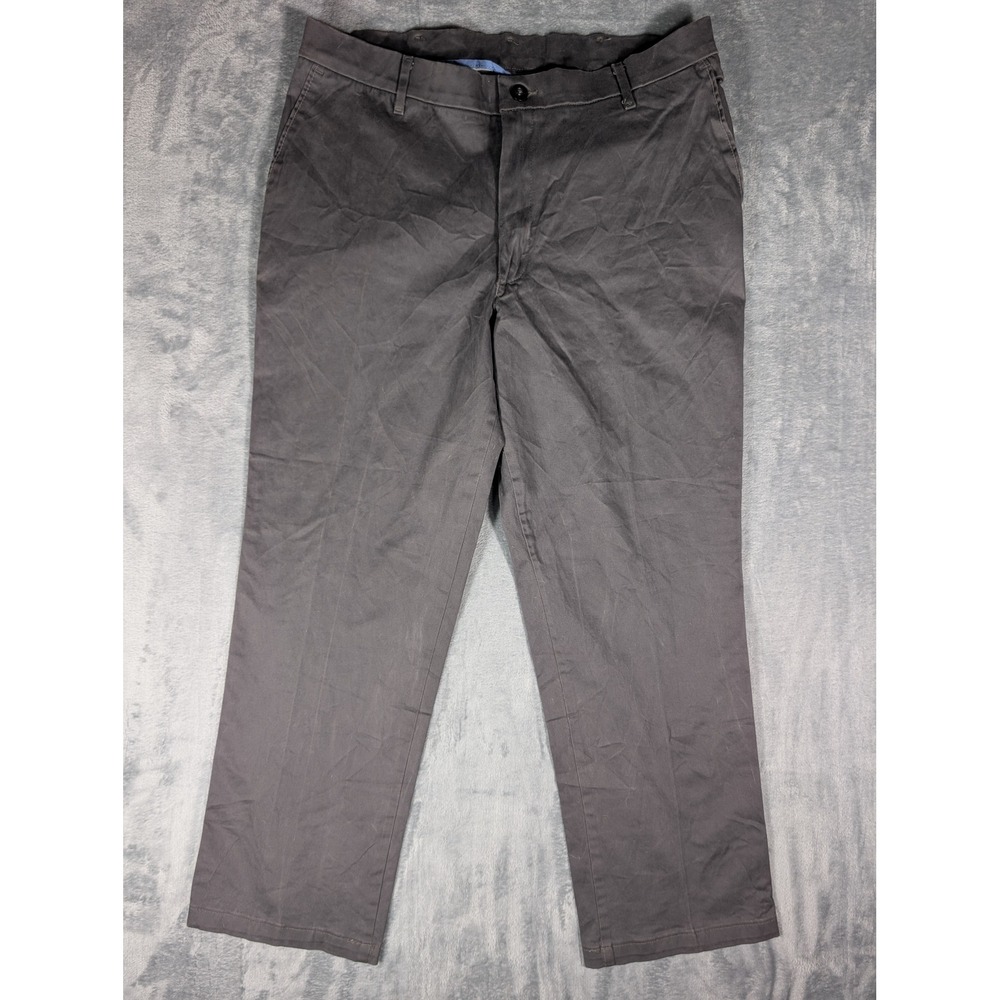 Wrangler No-Iron Ultimate Khaki Straight‎ Fit Gray Pants Men's Size 36x30 Cotton